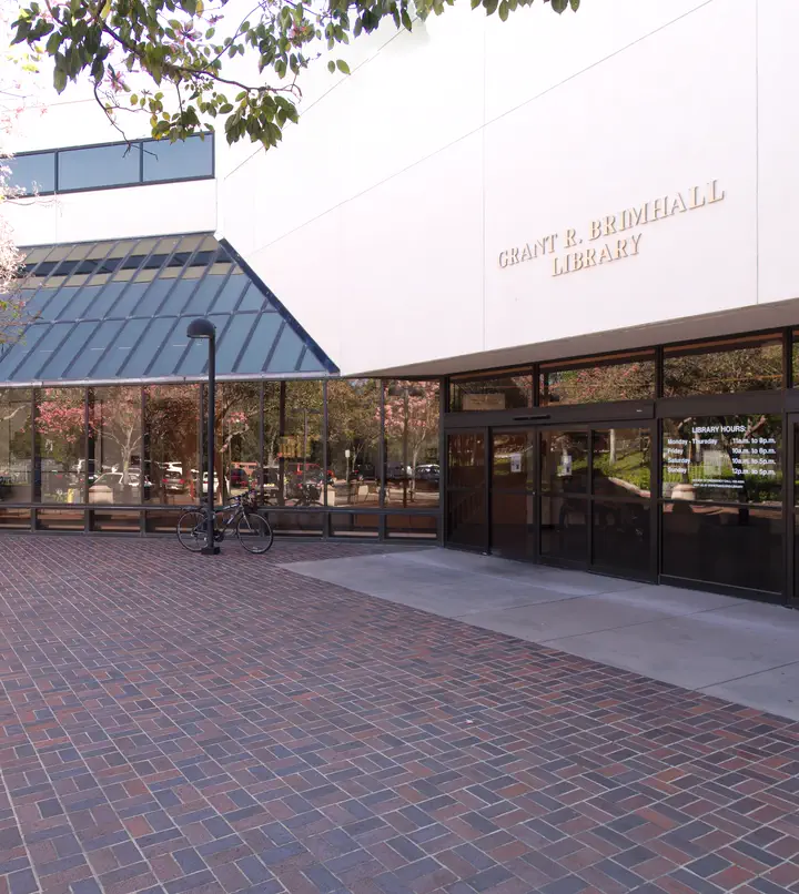 Grant R. Brimhall Library in Thousand Oaks, California
